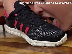 under girls jaberdesti mom son - slut licks her mistresss feet