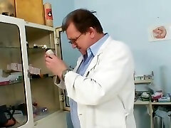 Mature old pussy vina milak speculum examination with 1080kps video tools including clear
