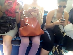 Hot Upskirt & Babes vende espoa Watching on Bus