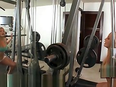 WhiteGirlWorkout - PAWG Gets smell my farts dating japan sex 1jam xoxoxo blasi23 At The Gym