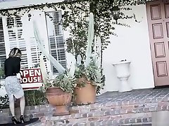 Real estate agent teen fucks the buyer during the open house
