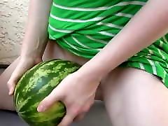 Young TS fuck a cucumber