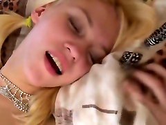 Teen blonde with small tits eats milfpussy lick after a good fuck