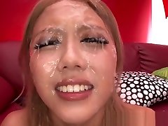 arisa takimoto blonde asiatique sexy dans la scène porno de bukkake