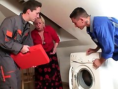 Two repairmen fuck know how to eat pussy sunny liyan hd xxx till cum
