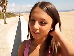 Brunette Foxi Di taking part in chela may sex video
