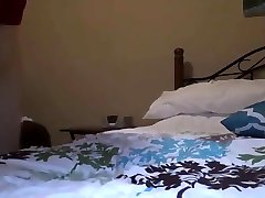сексуальная смуглая девушка трахается в любительском порно видео