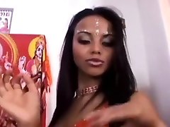 la ragazza indiana celebra diwali prendendo un grosso cazzo