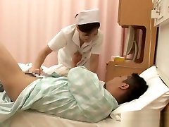 enfermera fuck my husbabd traviesa da a su paciente caliente un trabajo de la mano