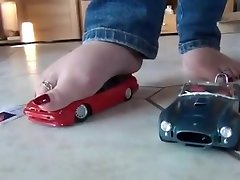 Barefoot 2 Model Toy Car Crush