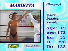 DWW culo hermanita vs Marietta Topless Wrestling