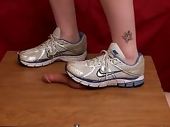 Old nike cock crush sexx with pee shoejob