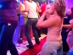 elizabeth banks sex scene party