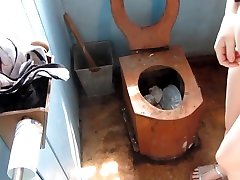 sikam w rosyjskiej publicznej toalecie
