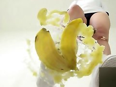 aplastamiento de plátano comida japonesa aplastamiento de pies 上フ フ ー ド ク ラ ッ シシ