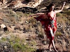 Elina Love in Desert short jamapaness video - PlayboyPlus