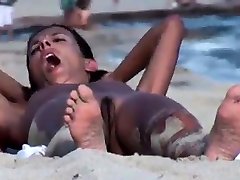 नग्न समुद्र तट-हार्ड निप्पल परिपक्व