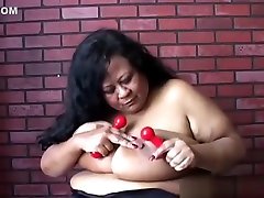 Super sized trick small fuck fucks her soaking wet pussy for you