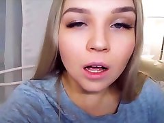 Cute born 18 ans Blonde Cums Multiple Times Live