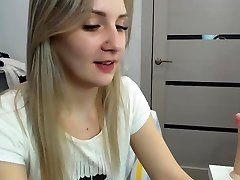 blonde with a tiny head pussy ready for anals