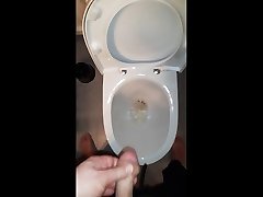 toilet pee 3 times