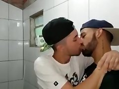 brazilian couple ren koino kissing 3