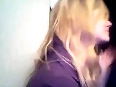 2 filles passionné baiser sur webcam