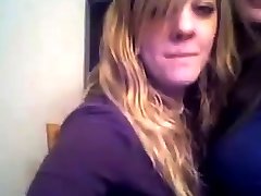 2 joy sara video passionate kiss on webcam