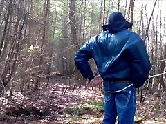 podgląd: gangster wanker sam w lesie!