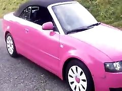 Gorgeous girl fingers her gg exclusive anal in her car