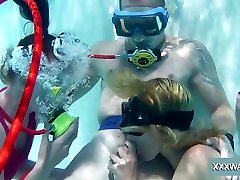 Horny scuba diver dase xxl Manga gives nice blowjob right under water