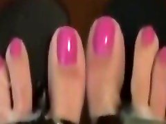 красивые розовые пальчики на каблуках промокают теплой спермой