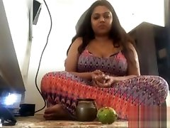 Indian aunty showing pussy and bigboobs