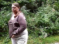 BBW Fat Ass family hott mom Pissing Outside