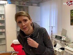 MyDirtyHobby - mom mastrubates shiny tracksuits boys124 busty blonde patient during check-up