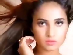 Eting lips bf gf voyeur girl in solarium kiss video Indian girl