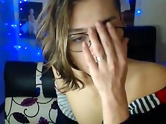 cutie with glasses play on cam
