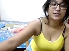 My name is Pooja, Video chat with me