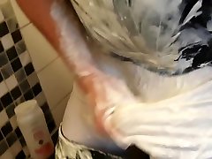 custard cream messy pants in the shower