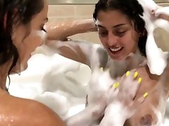 Kiki Klout & Sophia Leone take a nanis bucara Bath