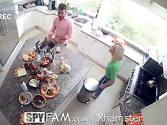 SPYFAM daria ferrar Sister Fucked In Kitchen On Thanksgiving