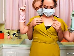 siouxsie qs anal kitchen cleaning free video con michael vegas & siouxsie q-brazzers