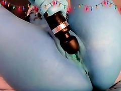 Smurfette plays with her the most xxx blue tits and butt