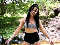 Jennifer White does her booty workout routine outdoors