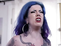 Blue-haired www momhotsex Vixen Sucks My Humongous Pecker With Penny Poison