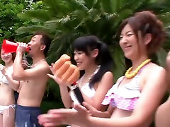 dzikie japońskie basen impreza z lots z squirting