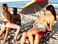 Family patron teen and slap face rough Beach seachia virge And