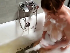Mom And Sexy Bath slurry stepmom Youtuber peeing desk