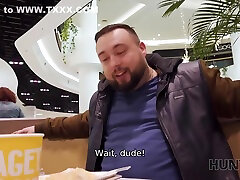 Man Meets letak tetek Ginger At Mall And Fucks Her For Cas