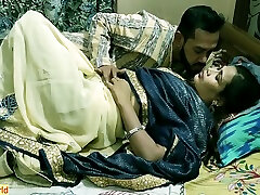 美丽的Bhabhi色情性与旁遮普女孩！ 印度浪漫性爱视频